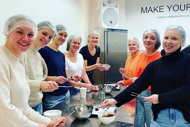 1.5h Belgian Chocolate Workshop in Brussels (bean to bar) - Entering the Training Centre in Brussels: Check-In, Walk, and the Hairnet Moment