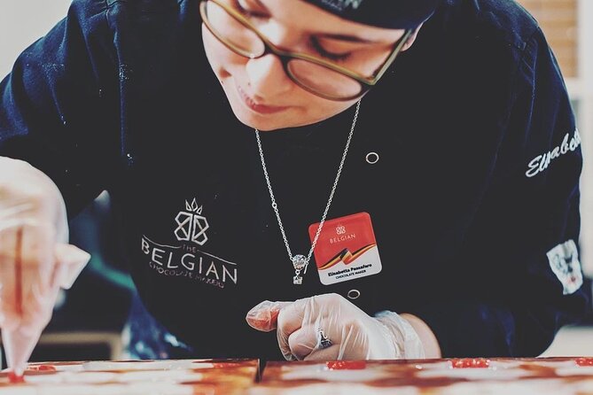 1.5h Belgian Chocolate Workshop in Brussels (bean to bar) - Tempering on a Marble Table: The Technique That Explains Chocolate Texture