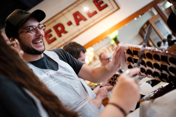 2.5h Belgian Chocolate Pralines Workshop in Brussels - Mendiants: chocolate discs with dried fruit and a different texture