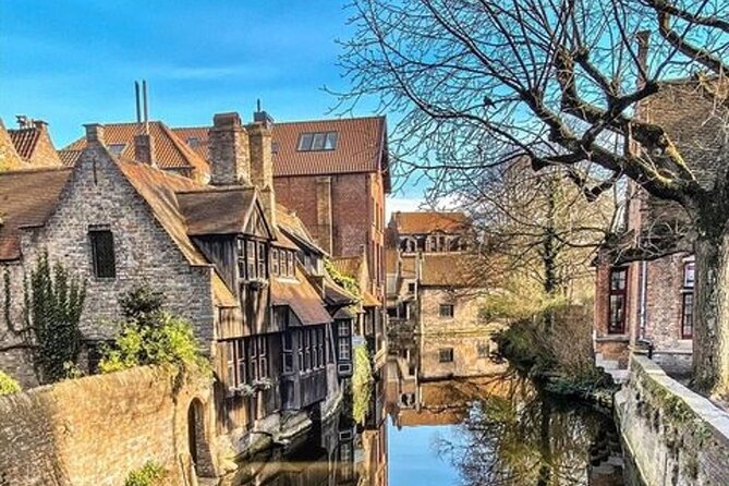 2-Hour Medieval Walk and Chocolate Tasting in Bruges - Craft chocolate tasting: why this stop is worth it