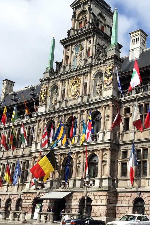 Antwerp Beer Tour - Main Square beer stop: De Koninck and the beer-lover vibe