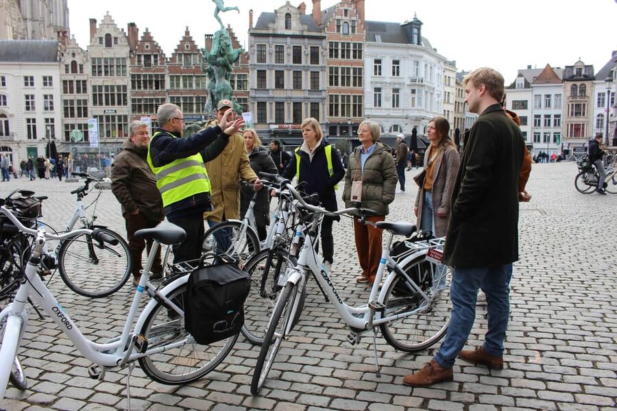 Antwerp: City Highlights Guided Bike Tour - The guide factor, and why stories matter here