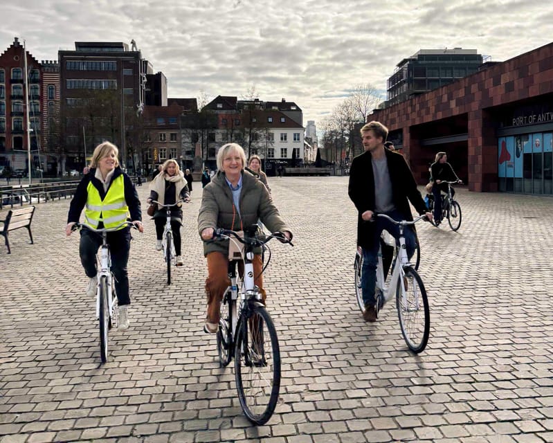 Antwerp: City Highlights Guided Bike Tour - Meeting point near the cathedral, and what to do first