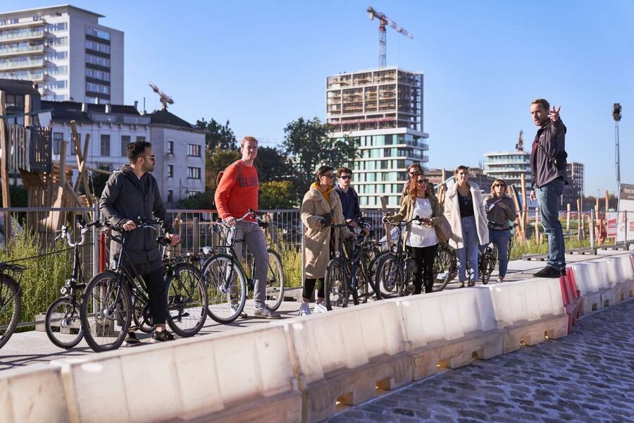 Antwerp: Guided Bike Tour - Your guide makes the difference