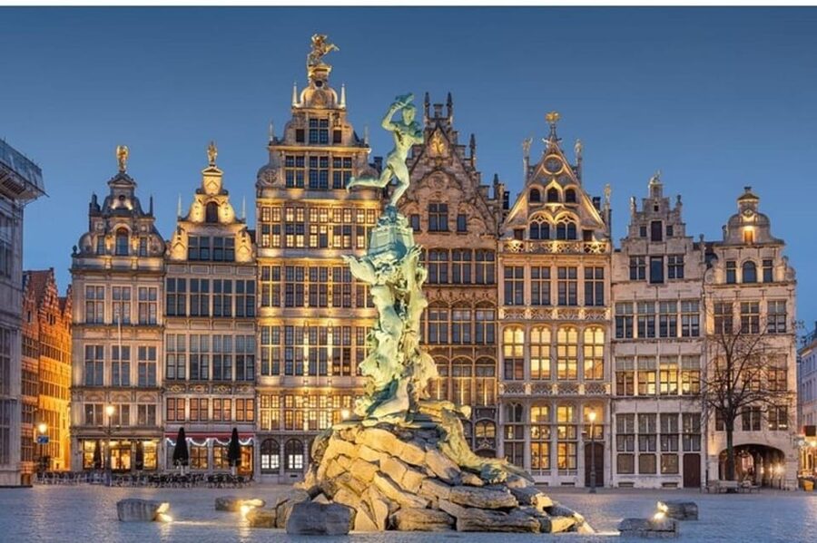 Antwerp: Must-See Attractions Private Walking Tour - Vlaaikensgang, Hendrik Conscience statue, and Nello and Patrache