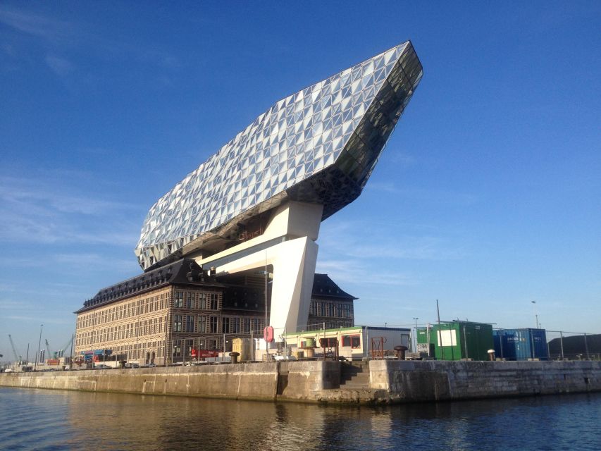 Antwerp: Private Old Harbour Boat Tour Incl. Drinks & Snacks - Private group, small size, and guide language choices
