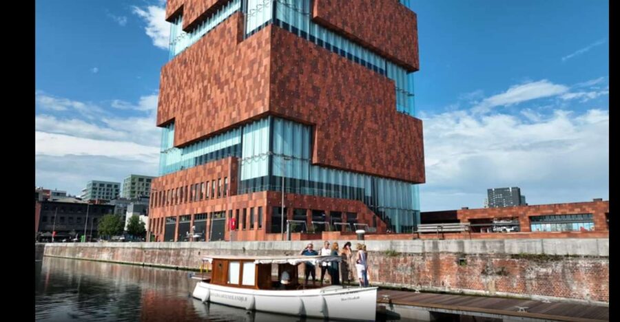 Antwerp: Private Old Harbour Boat Tour Incl. Drinks & Snacks - Season and practical planning (the stuff that affects your day)