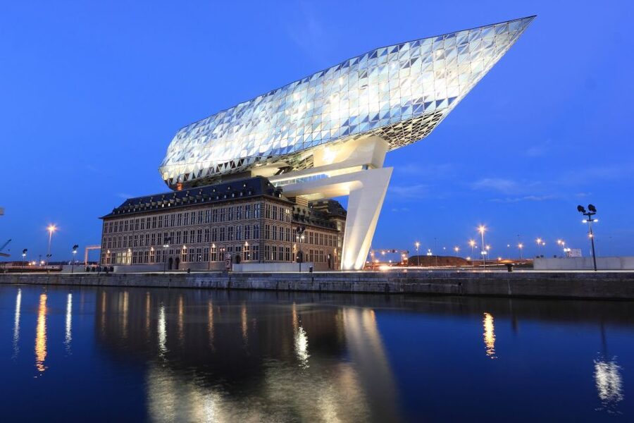 Antwerp: Private Walking Tour with a Local - Meeting points that keep your day stress-free
