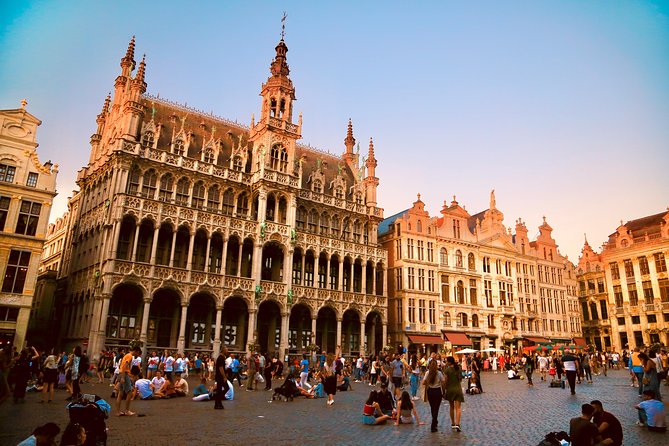 Architecture Tour of Brussels - Manneken Pis: the statue, the costumes, and the wardrobe museum climb