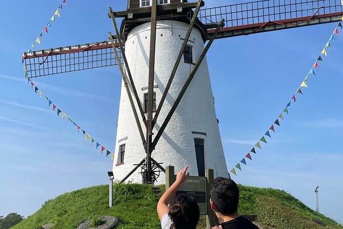 BikeTour Bruges & Damme in Spanish and English - Stop 4: A planned break for craft beer or hot chocolate and waffles