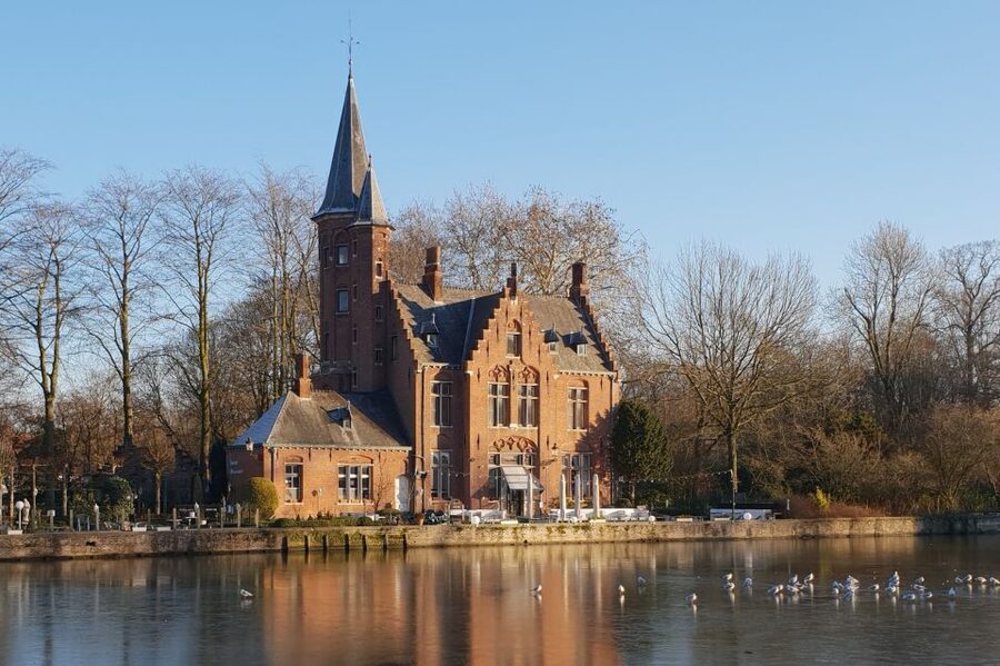 Bruges: 2.5-Hr Walking Tour from train station to Markt - Beguinage and the calmer side of town