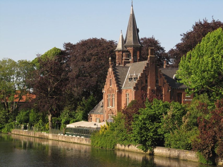 Bruges: 2.5-Hr Walking Tour from train station to Markt - Church of Our Lady: Michelangelo’s Madonna and the big visual payoff