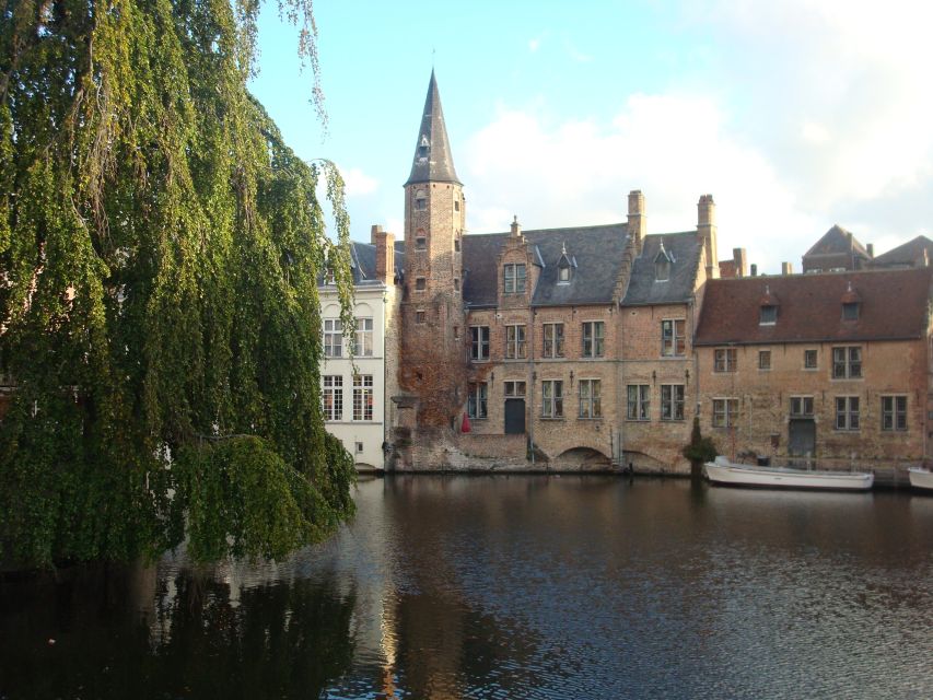 Bruges: 3-Hour Beer and Chocolate Tasting Private Tour - Bruges City Center Squares: Market Square, The Burg, and Friends