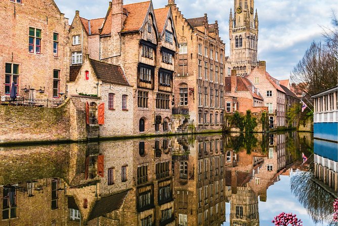 Bruges bus tour from Brussels - Radio headsets and Spanish guiding: comfort and communication