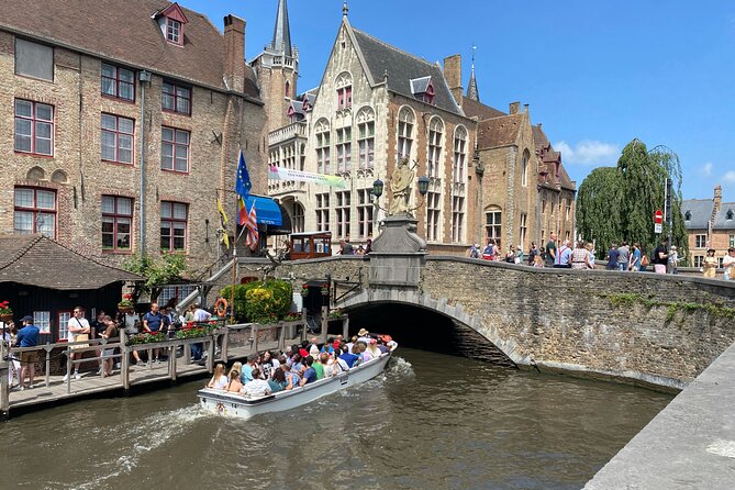 Bruges by a Local: Exciting Stories, Mysteries, People and Choco - Rozenhoedkaai (Quai du Rosaire): canal views that do the selling