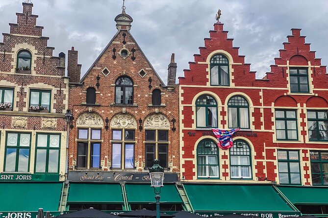 Bruges by a Local: Exciting Stories, Mysteries, People and Choco - Markt: the square where every building seems to talk