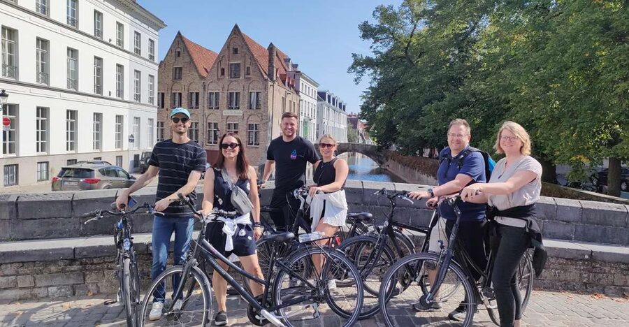 Bruges by bike with family and friends! - St. Anna quarter and the courtyard garden stop that changes the pace