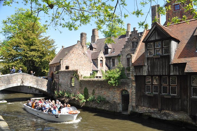 Bruges by bike with friends and family! - Poertoren and the old city walls, where defense gets technical