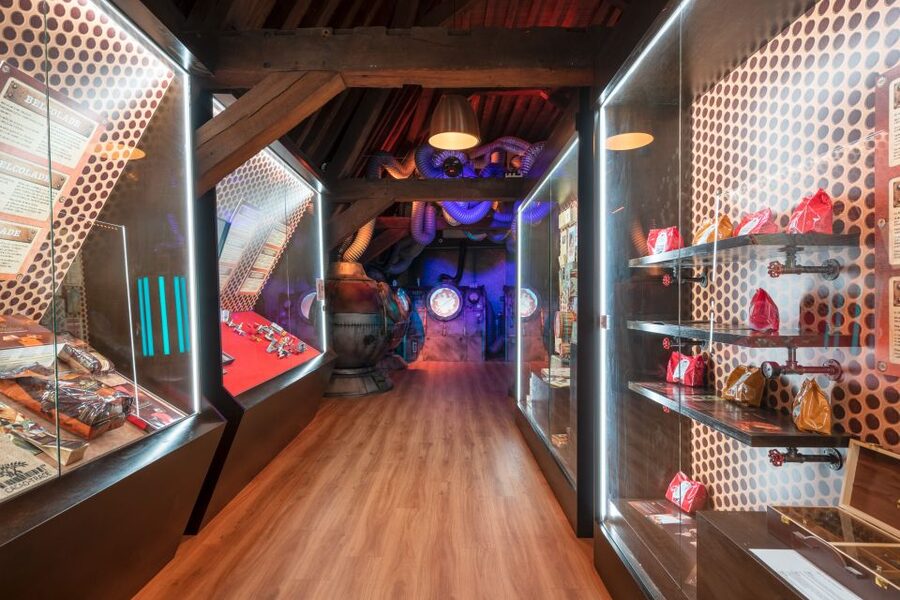 Bruges: Choco-Story Chocolate Museum Guided Tour w/Tastings - Gift shop reality check: plan your chocolate budget