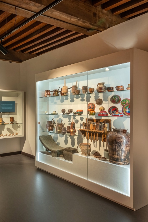 Bruges: Choco-Story Chocolate Museum Guided Tour w/Tastings - Interactive exhibits, kids version audio, and multimedia that helps