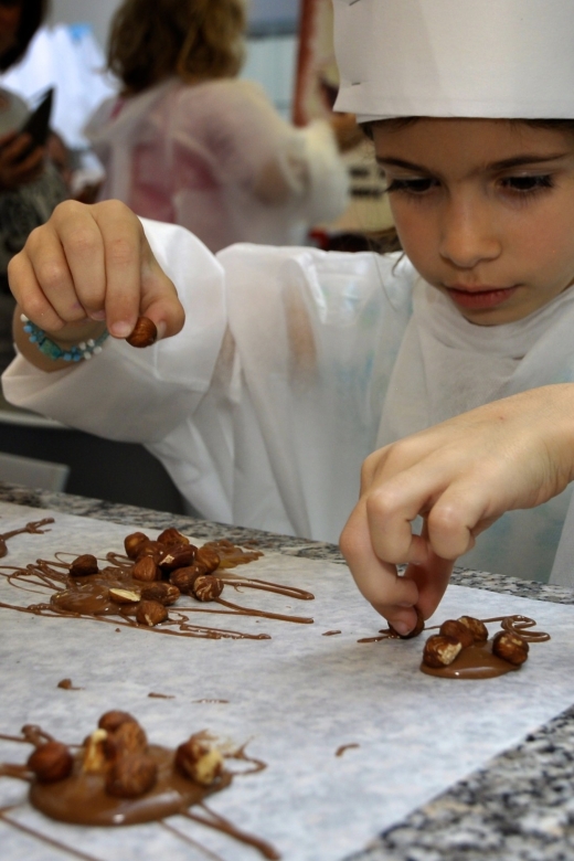 Bruges: Chocolate Making Workshop and Chocolate Museum Entry - Chocolate Lollipops and Mendiants: What You’ll Actually Make