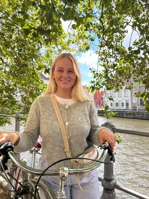 Bruges: City Bike Tour with a Local - Cruiser Bikes on Cobblestones: Comfort and Safety First