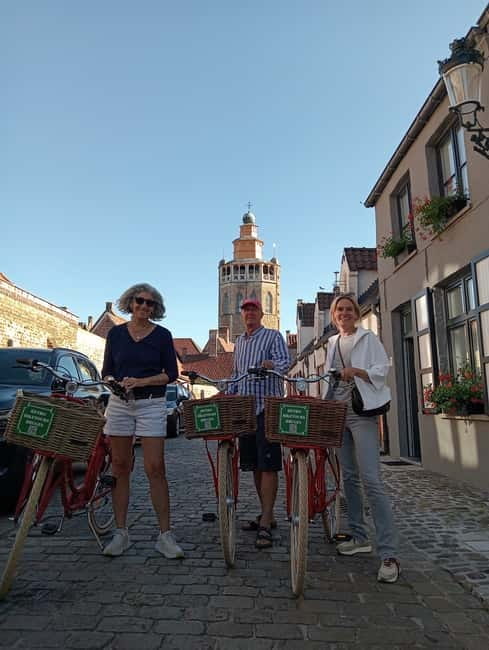 Bruges: Guided Retro Bike Tour of Highlights and Hidden Gems - Small-group riding: cobblestones, cobbled confidence, and pacing