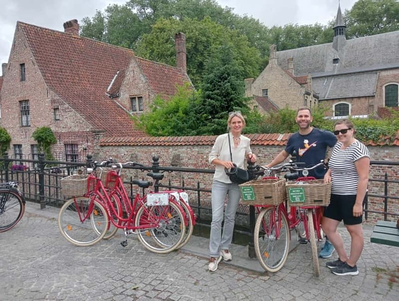 Bruges: Guided Retro Bike Tour of Highlights and Hidden Gems - Dijver, Rozenhoedkaai, and canal bridges for postcard views