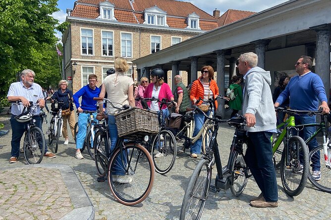 Bruges, Guided Retro Biketour: Highlights and Hidden Gems - Architecture stops: Adornes Domain, Dukes’ Palace, and almshouses