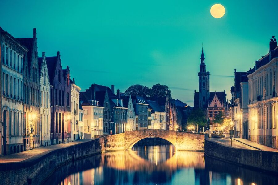 Bruges: Guided Walking Tour - Church of Our Lady and Gruuthuse: art, faith, and civic pride