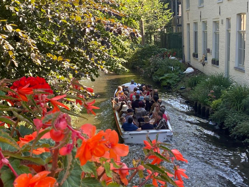 Bruges Guided Walking Tour: Stories, Mysteries and People - Basilica of the Holy Blood and the 300-Madonnas facade game