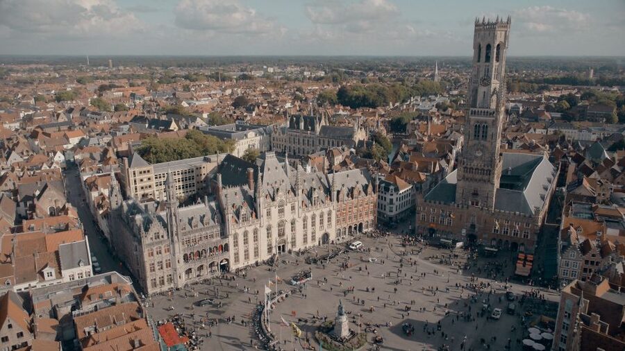 Bruges: Historium Bruges Story and VR Ticket - Historium Virtual Reality: fly over Market Square and beyond