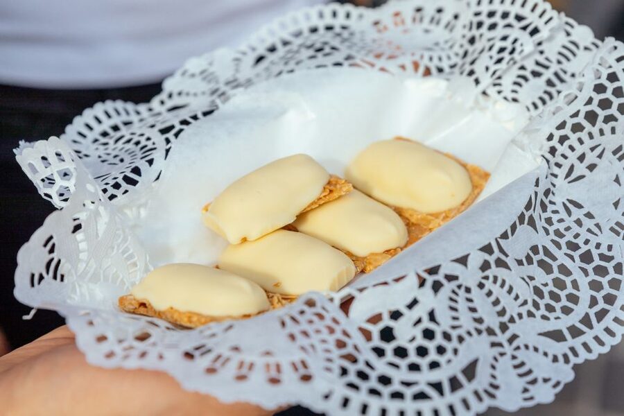 Bruges: Private Food Tour – 10 Tastings with Locals - The tastings lineup: fries, waffles, chocolate, beer, and the rest of the 10