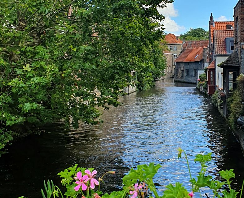 Bruges: Small Group Boat Cruise and Guided Walking Tour - Four Horsemen, Bonifacius Bridge, and Gruuthusemuseum highlights