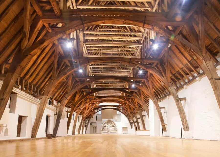 Bruges: Ticket Museum Sint-Janshospitaal - Contemporary art in a medieval hospital, what to expect from the mood shift