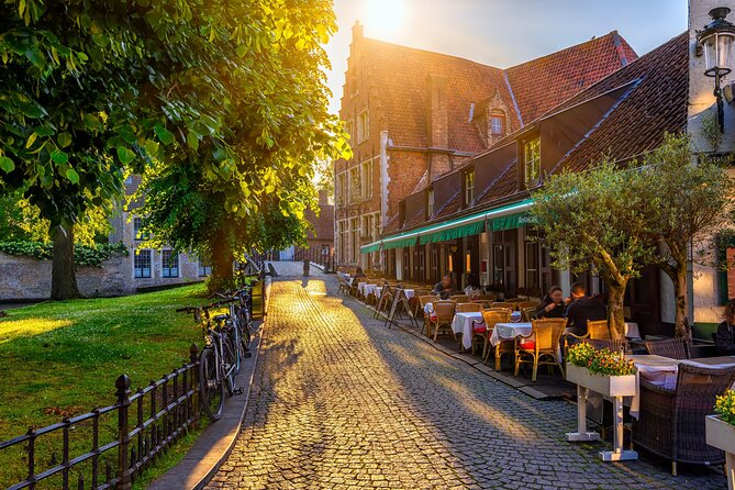 Bruges Tour with Canal Cruise from Zeebrugge Cruise Port - How the guides shape the day (and why audio matters)