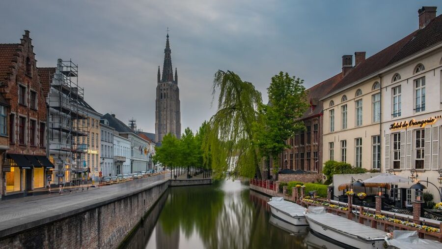 Bruges: Walking Tour, Canal Boat Trip w/Beer Tasting Option - What the price includes, and why it feels fair