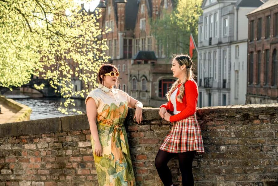 Bruges : Your private 1 hour photoshoot in the medieval city - Bruges backdrops that actually flatter photos
