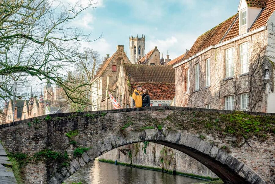 Bruges : Your private 1 hour photoshoot in the medieval city - What you get: 30 edited photos, high resolution, delivered fast
