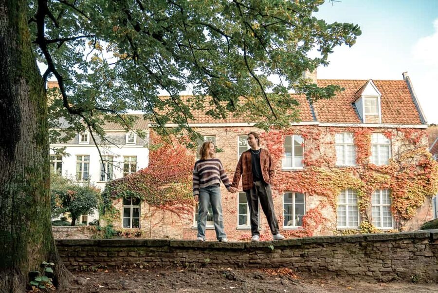 Bruges : Your private 1 hour photoshoot in the medieval city - Quick reality check: the main tradeoff