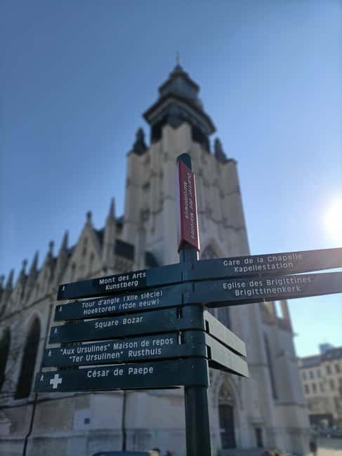 Brussels, 1000 Years of Struggles - Meet the guide: humor, energy, and the name Simon