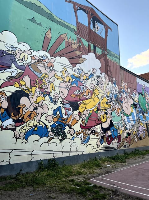 Brussels: 2 hours Private Walking Tour of the Comics Walls - How Your Guide Connects Comic Authors to Brussels Streets