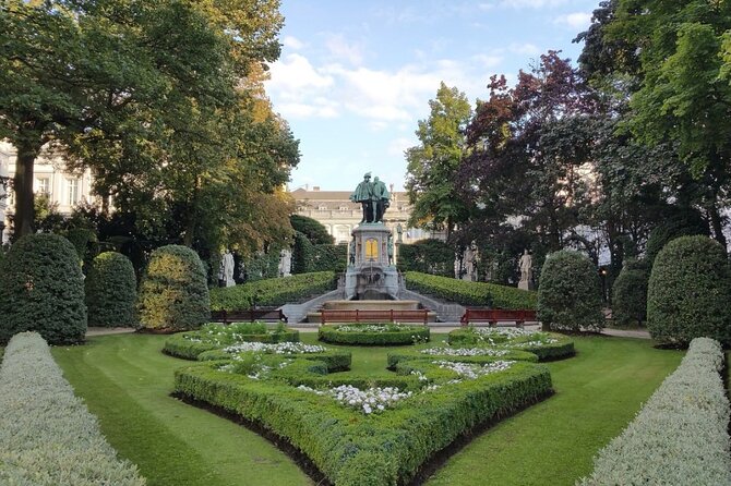 Brussels 2-Hours Walking Tour: Must-See Highlights in the Center - Why this 2-hour Brussels center walk makes sense