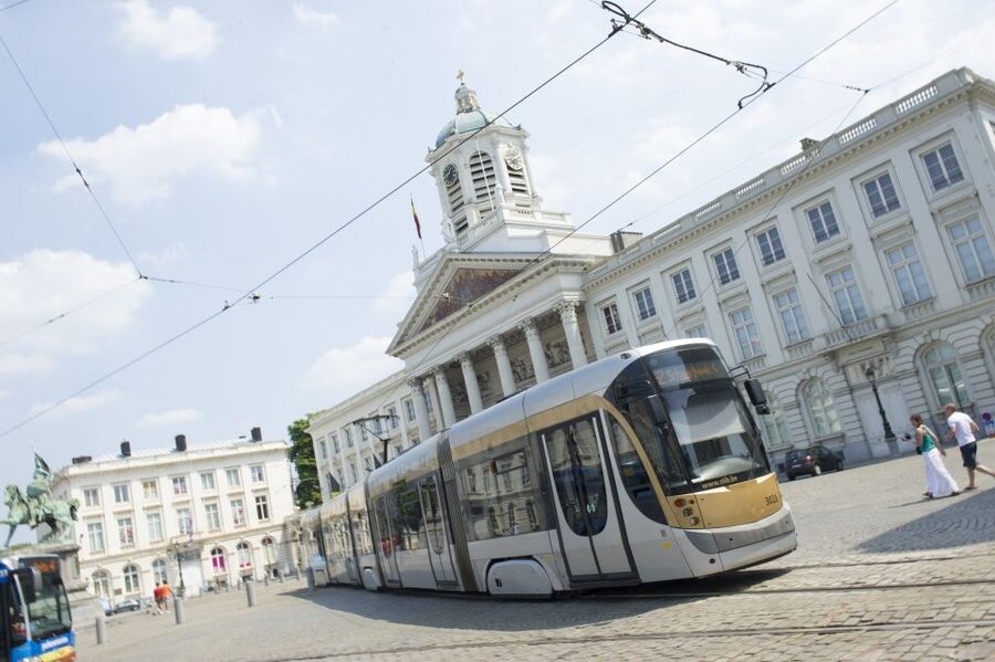Brussels: 48 Museums, Atomium, and Discounts Card - Discounts beyond museums: tours, bike rides, and meal savings