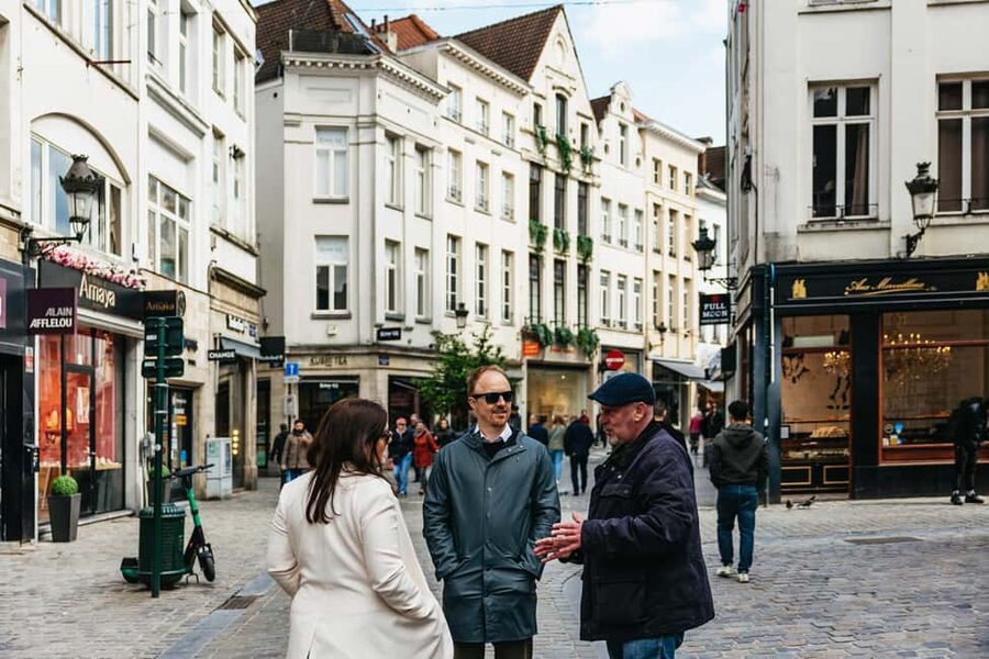 Brussels: Beer Tasting Tour with 7 Beers and Snacks - 7 Beers, One Afternoon, and the Alleyway Factor