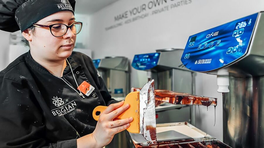 Brussels: Belgian Chocolate Making Workshop with Tastings - Making your own bar, plus mendiants and truffles