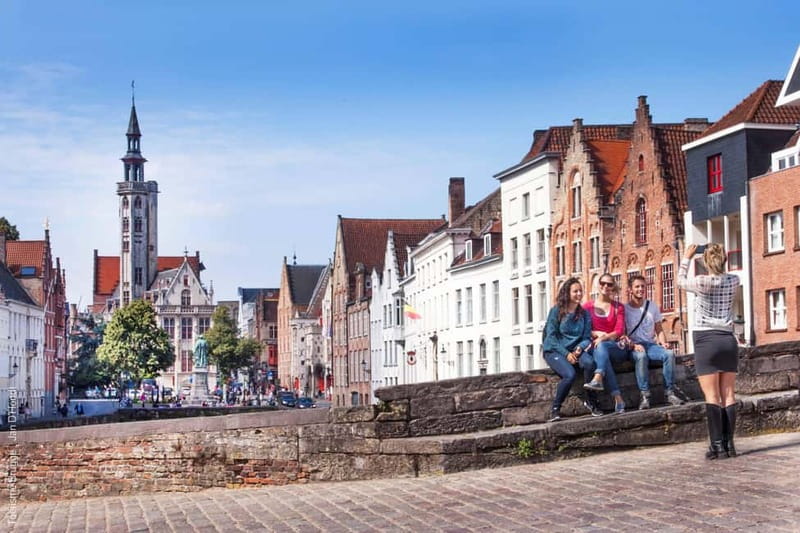 Brussels: Bruges & Ghent Tour with Cruise & Chocolate Visit - Getting oriented in Bruges, Markt to cobblestones