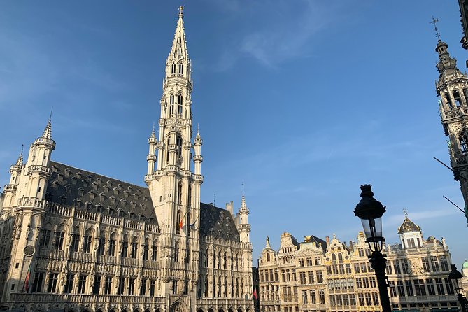 Brussels Chocolate Beer Waffle and Belgian Whiskey All-in-One (Small Group) Tour - Chocolate route: 12 tastings, speculoos, and a real sense of how it works