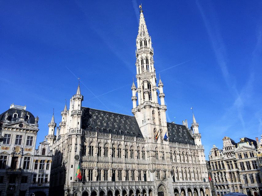 Brussels: Chocolate Workshop and Guided Walking Tour - The guided walk adds the context, not just the route