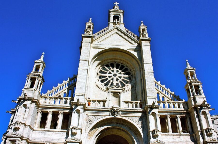 Brussels: Chocolate Workshop and Guided Walking Tour - Starting at Grand Place and walking Brussels the easy way